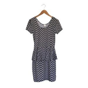 Stella Tweed Peplum Dress Size‎ Medium Black & White Chevron Short  Sleeve